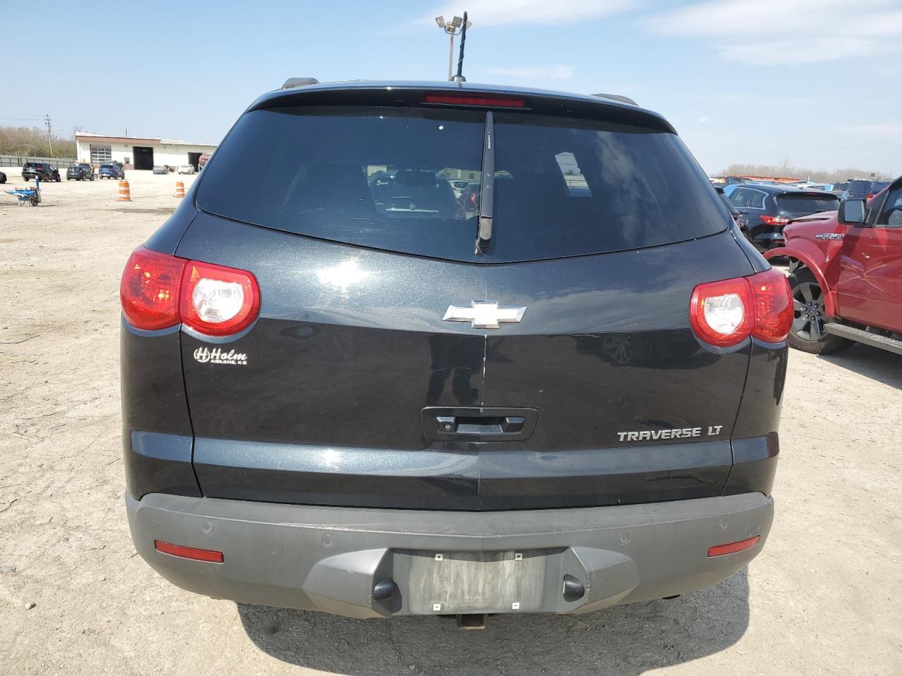 2011 CHEVROLET TRAVERSE L - Фото 6