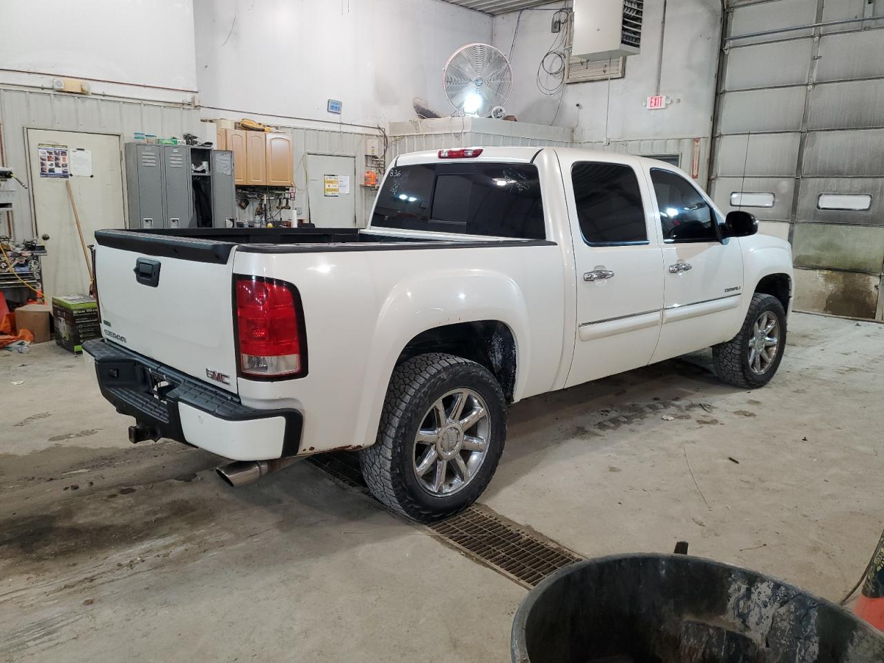2011 GMC SIERRA K15 - Image 3