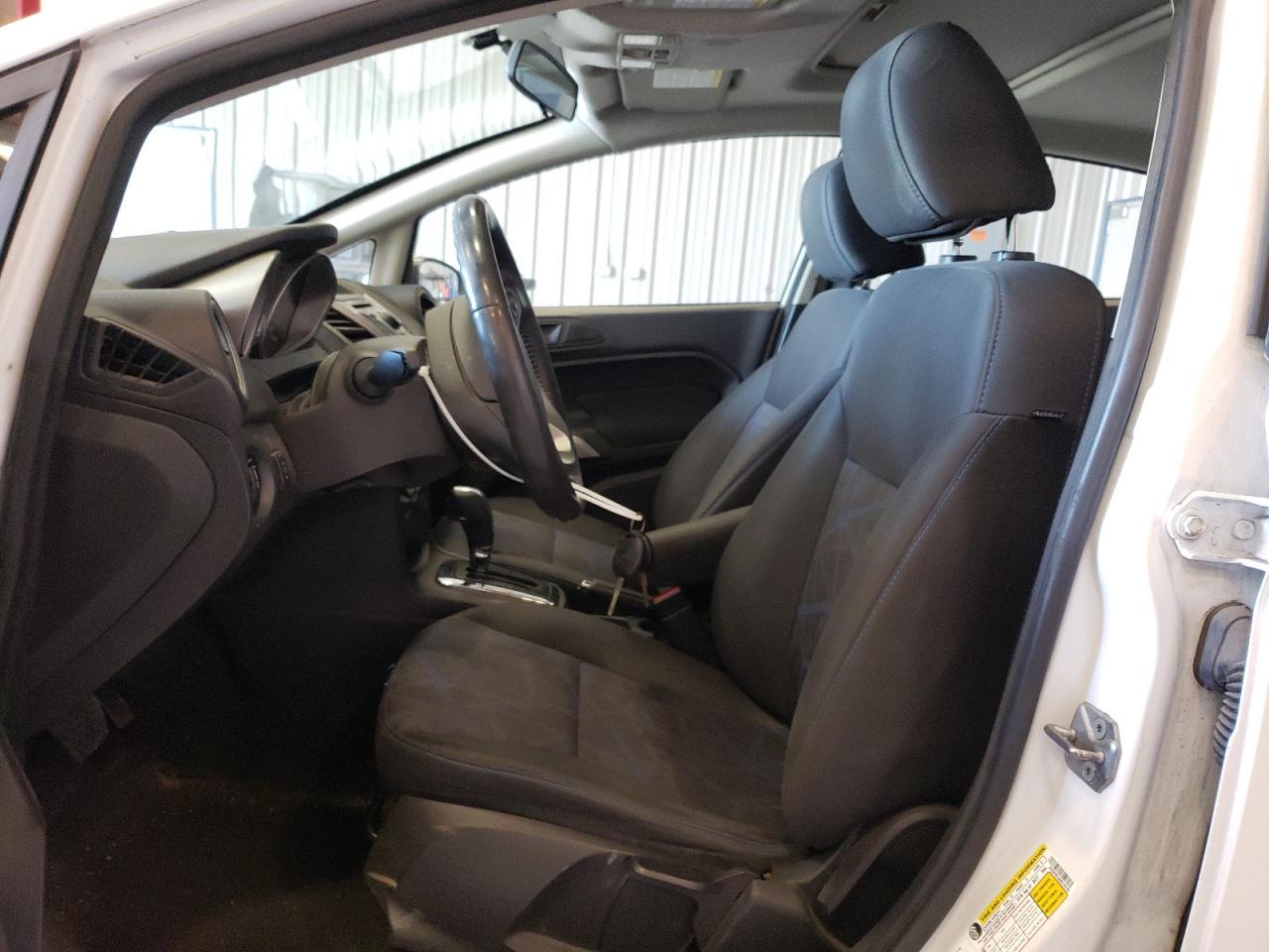 2013 FORD FIESTA SE - Фото 7