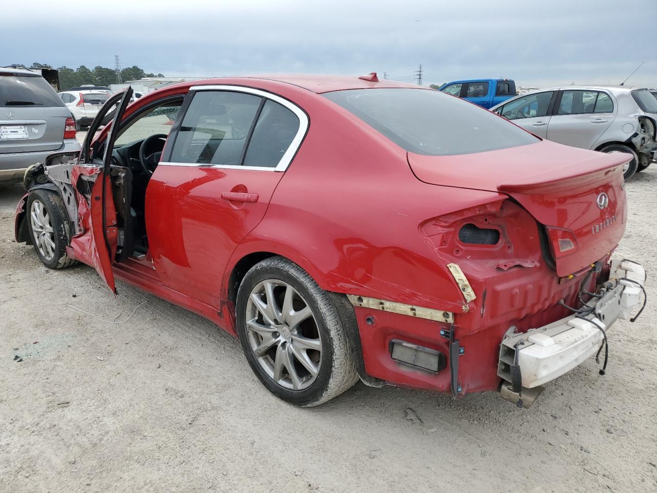 2011 INFINITI G37 BASE - Image 2