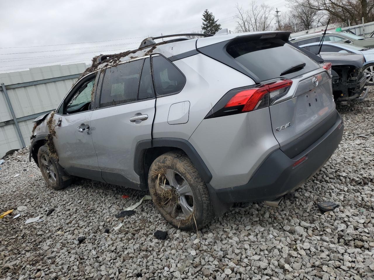 2022 TOYOTA RAV4 XLE - Image 2