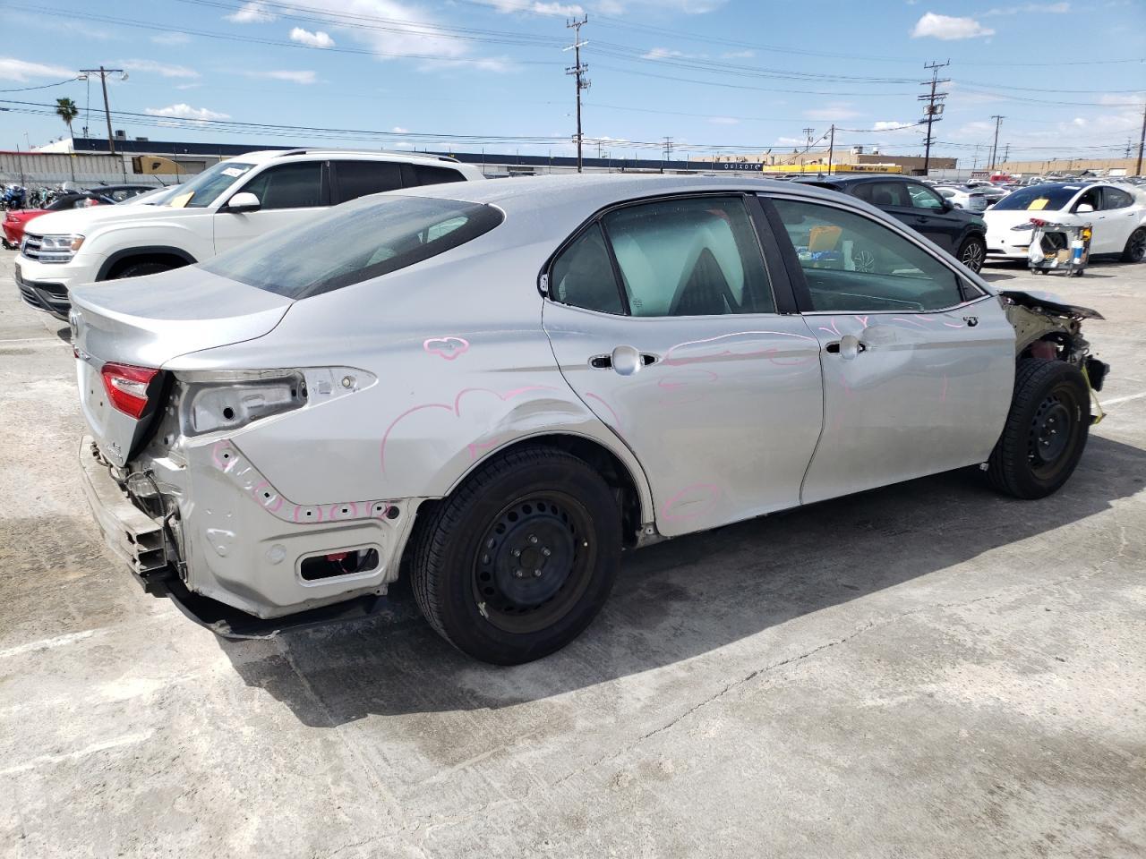 2018 TOYOTA CAMRY LE - Фото 3