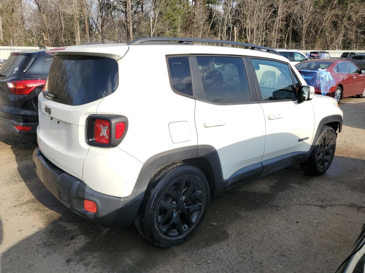 2017 JEEP RENEGADE L - Image 3