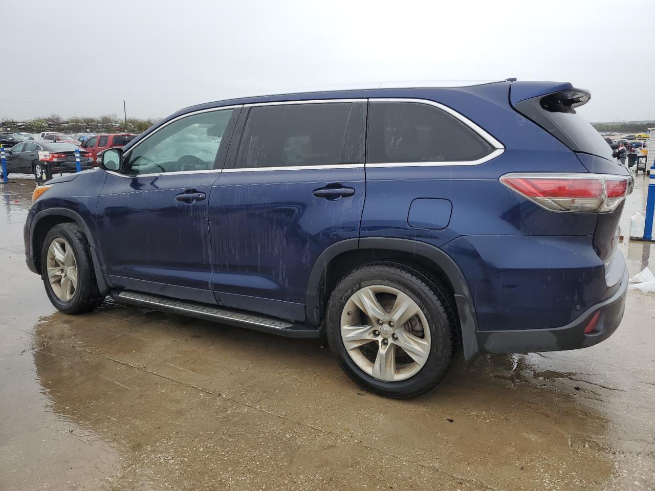 2015 TOYOTA HIGHLANDER - Фото 2