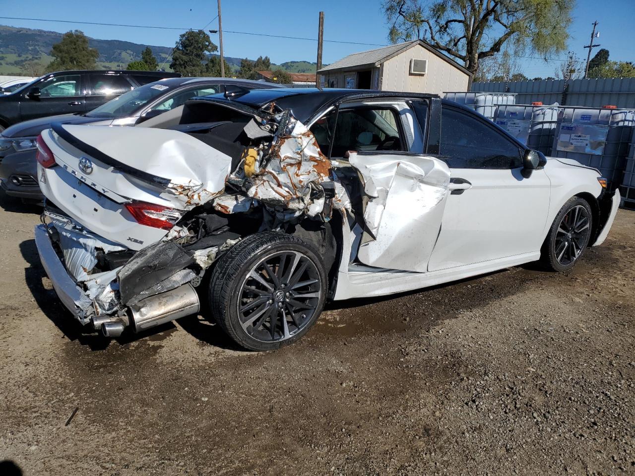 2019 TOYOTA CAMRY XSE - Фото 3