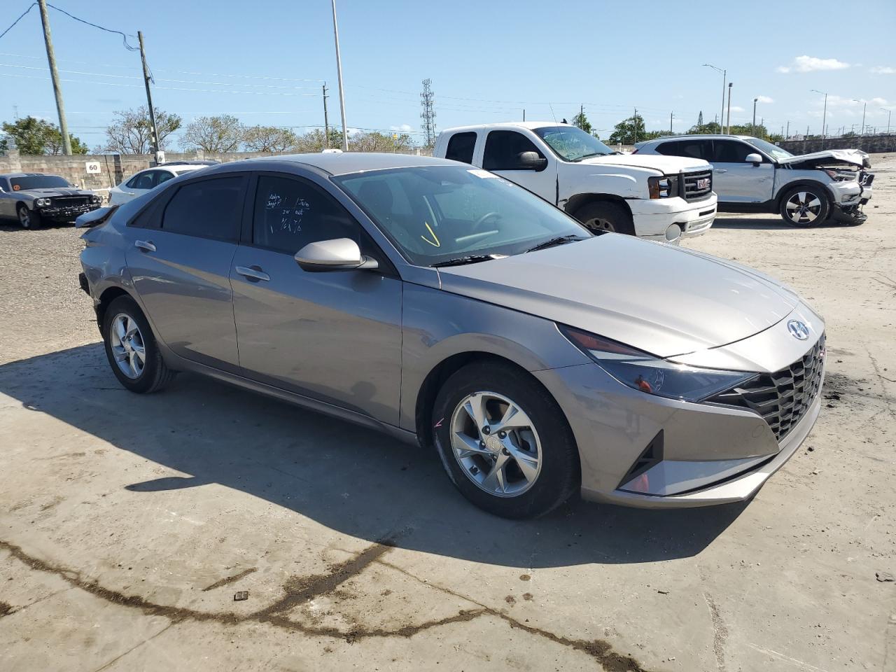 2022 HYUNDAI ELANTRA SE - Фото 4