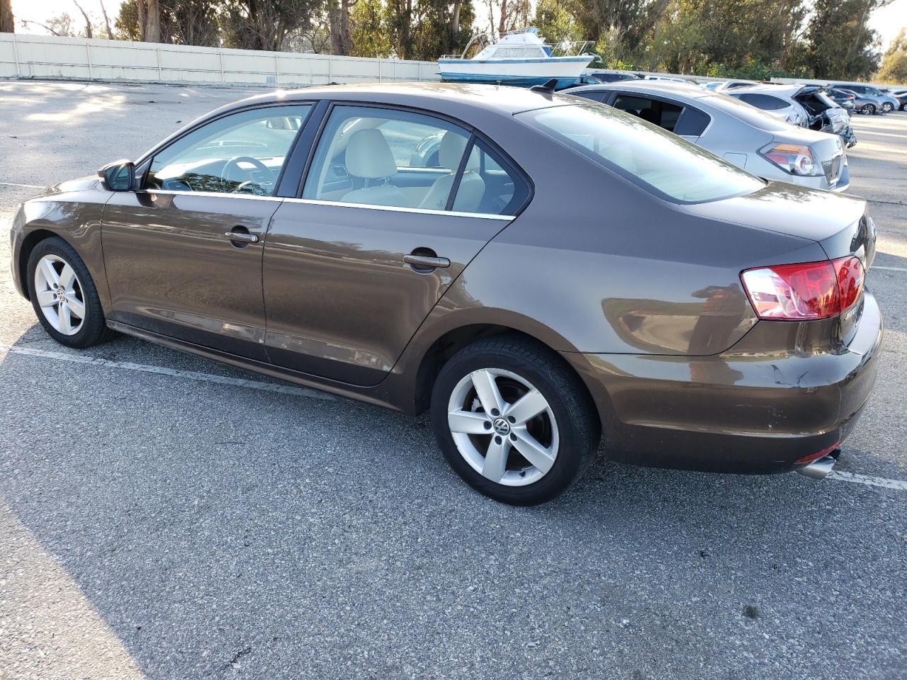2013 VOLKSWAGEN JETTA TDI - Image 2