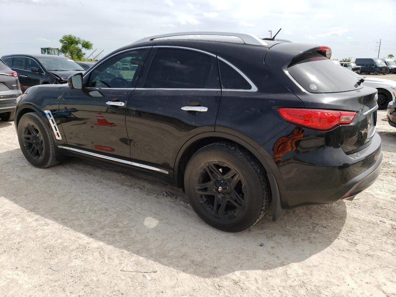 2013 INFINITI FX37 - Image 2