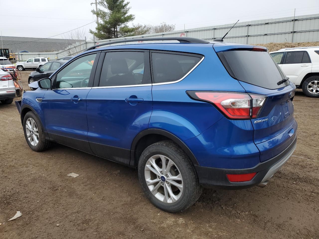2017 FORD ESCAPE SE - Image 2