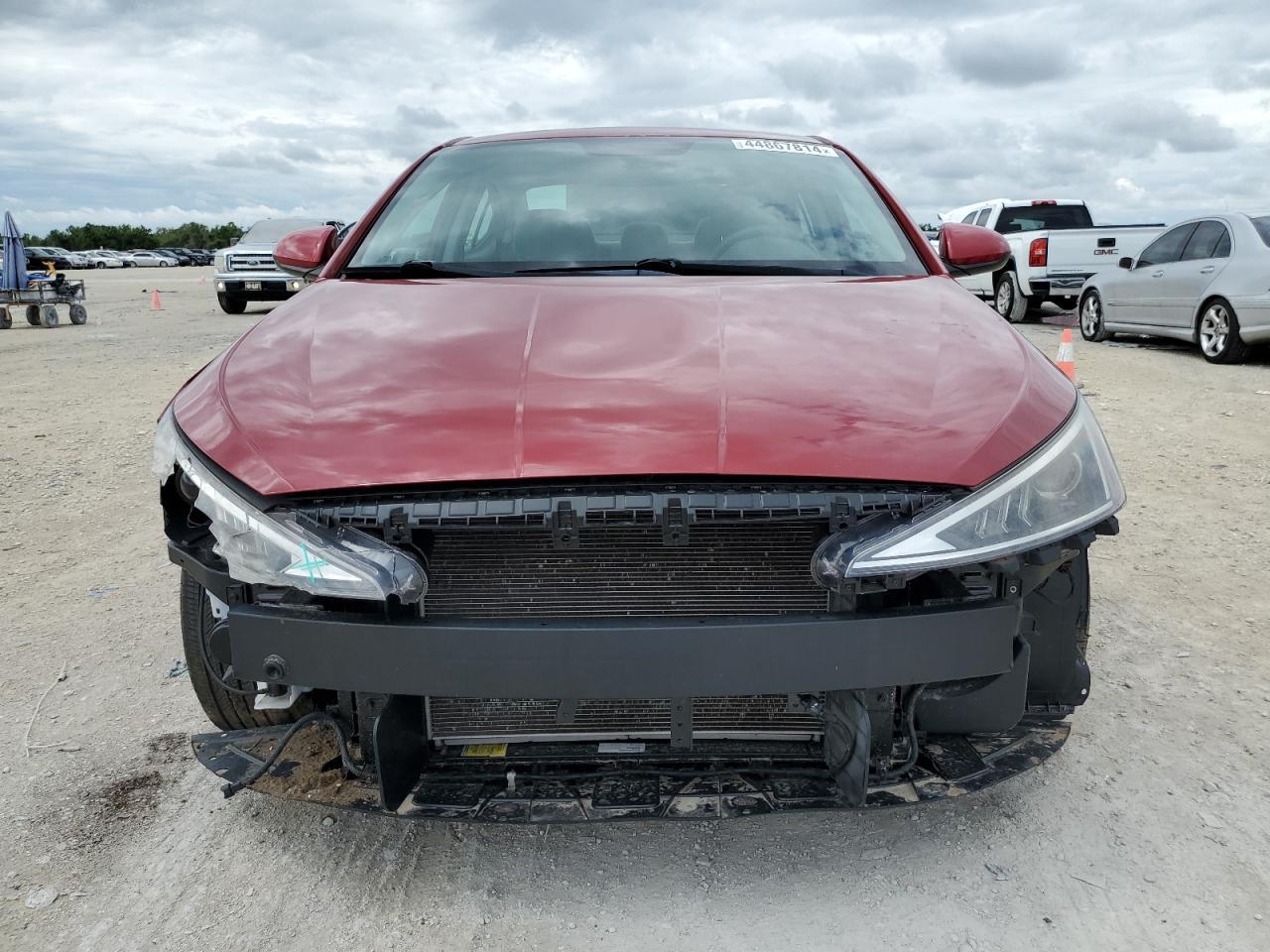 2019 HYUNDAI ELANTRA SE - Фото 5