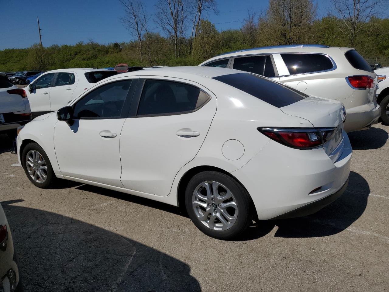 2017 TOYOTA YARIS IA - Фото 2