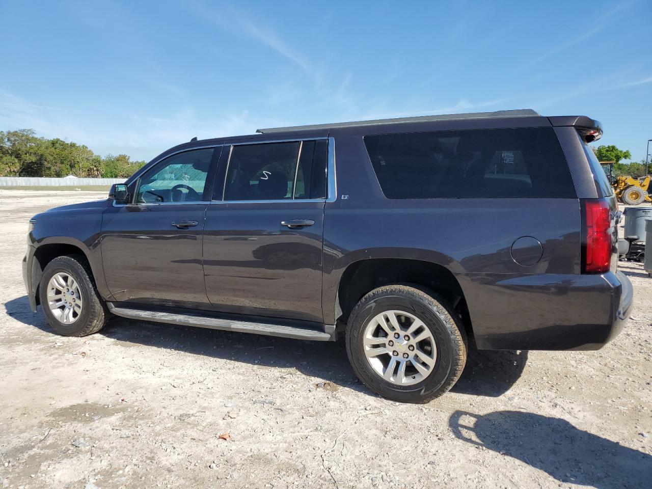 2015 CHEVROLET SUBURBAN C - Image 2