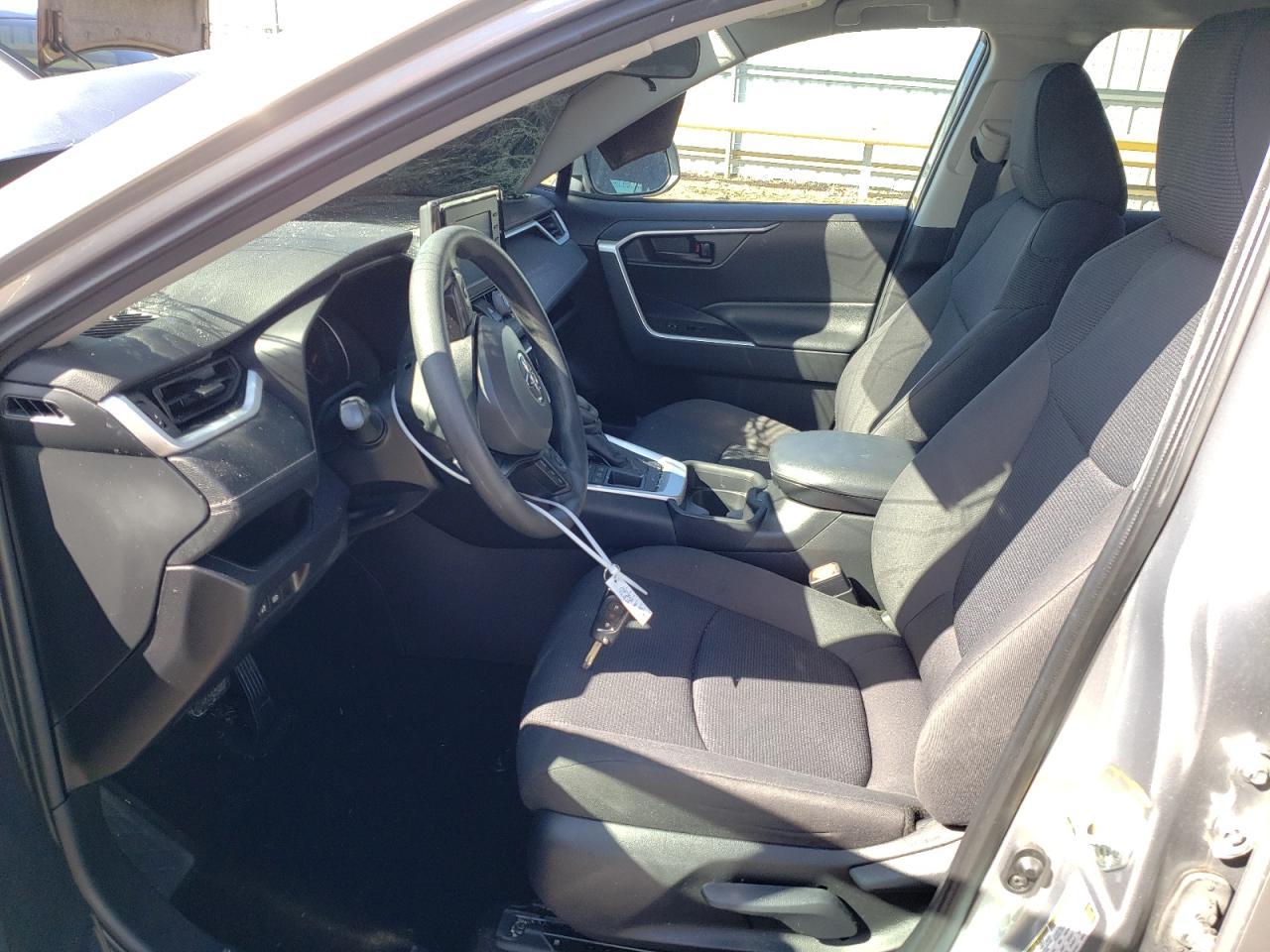 2021 TOYOTA RAV4 LE - Фото 7