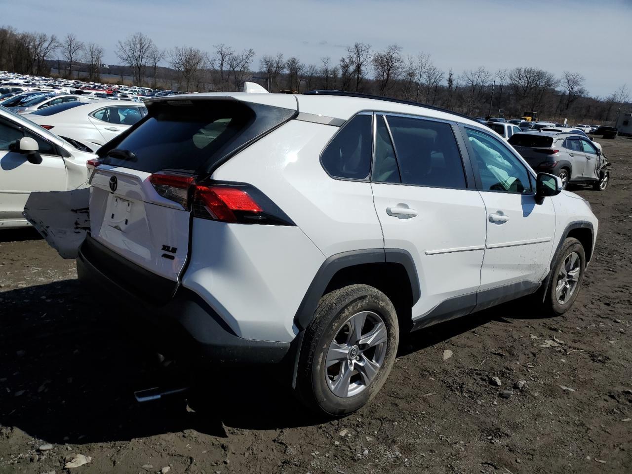 2022 TOYOTA RAV4 XLE - Image 3