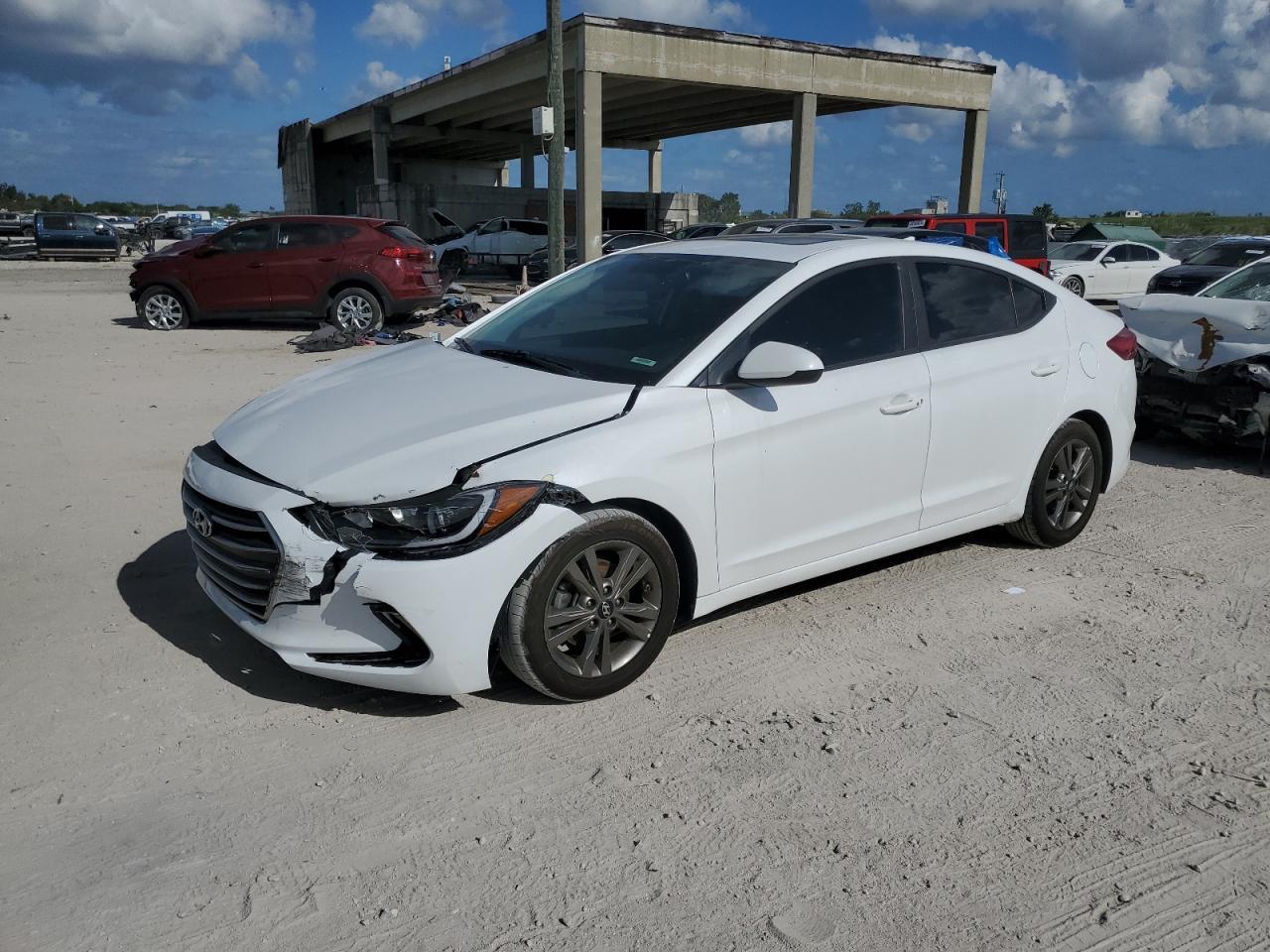2018 HYUNDAI ELANTRA SE
