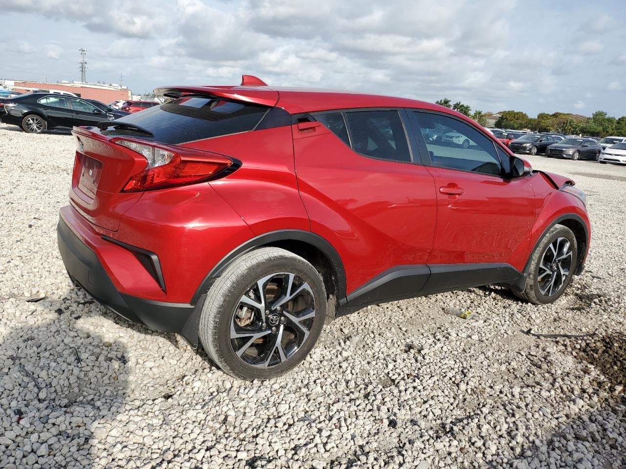 2021 TOYOTA C-HR XLE - Фото 3