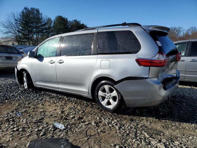 2015 Toyota Sienna Le - Image 2