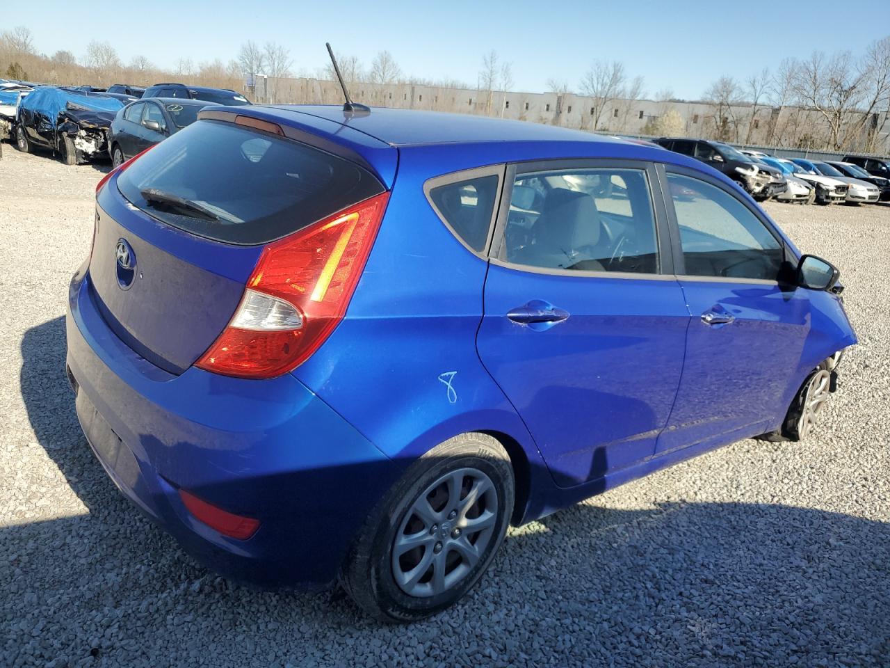 2012 HYUNDAI ACCENT GLS - Image 3