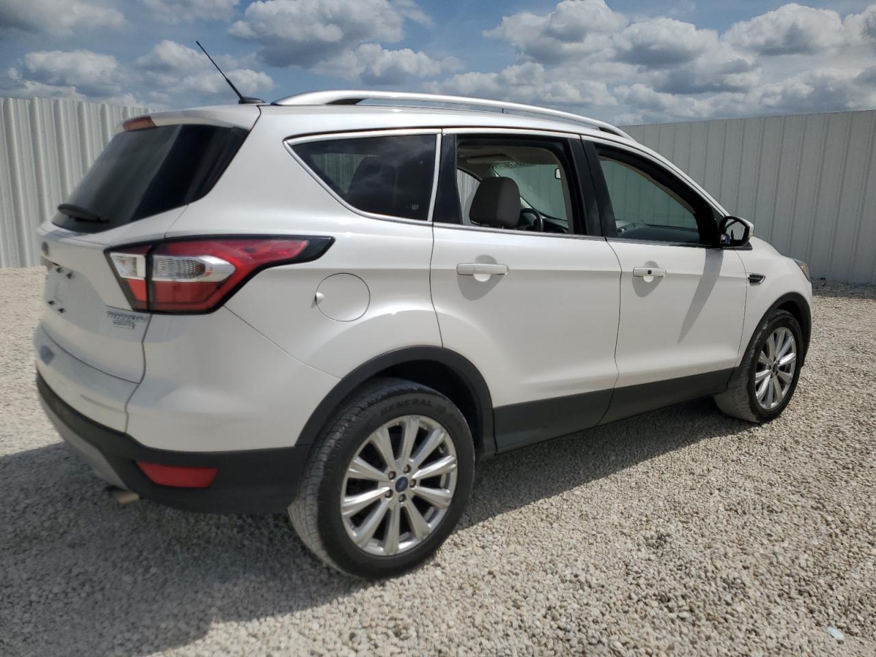 2017 FORD ESCAPE TIT - Image 3
