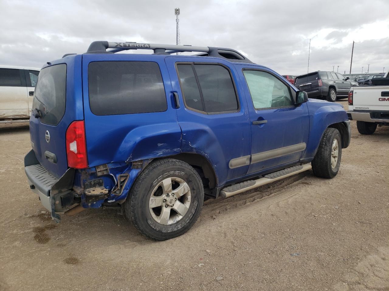 2013 NISSAN XTERRA X - Image 3