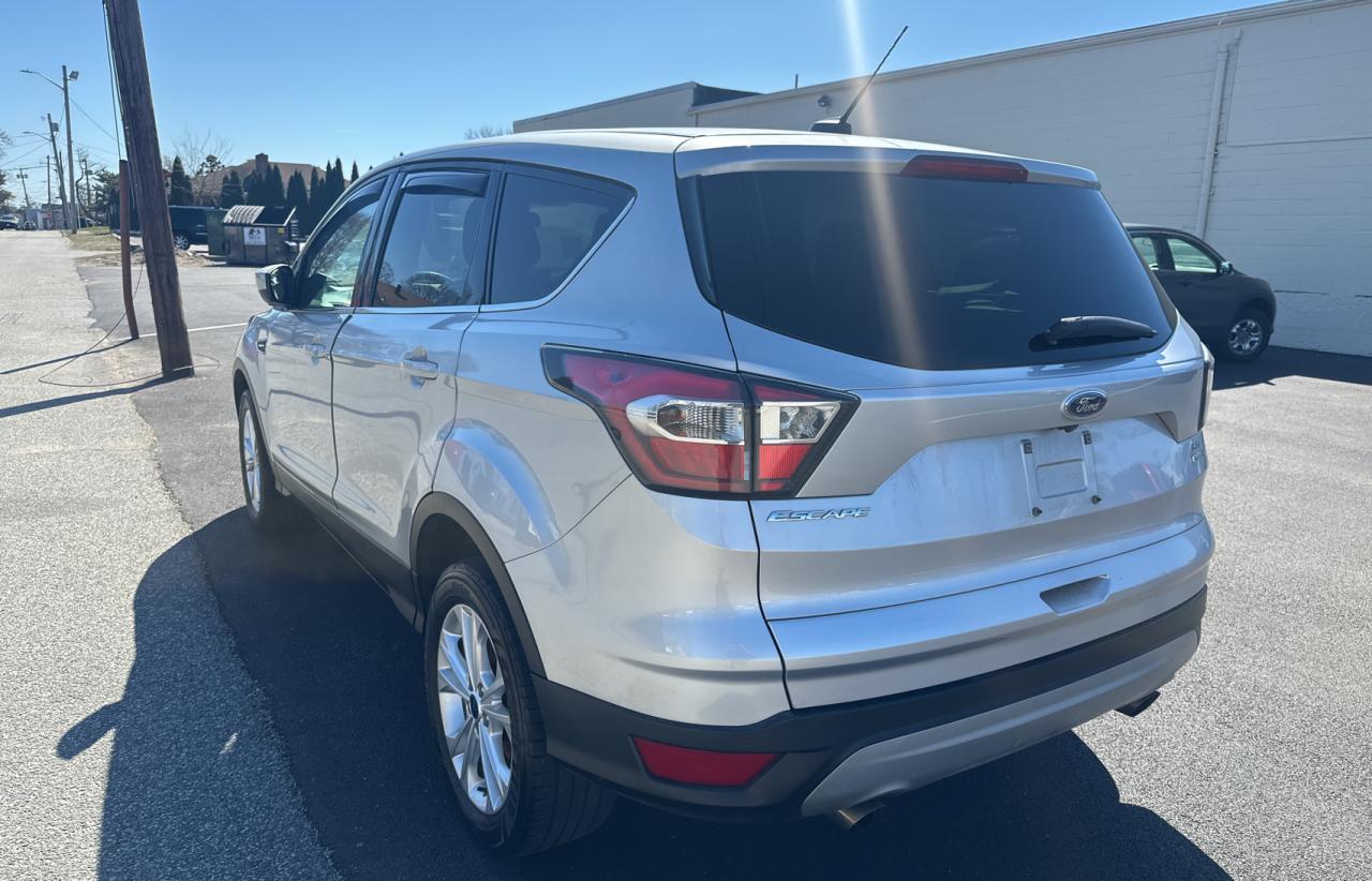 2017 FORD ESCAPE SE - Image 3
