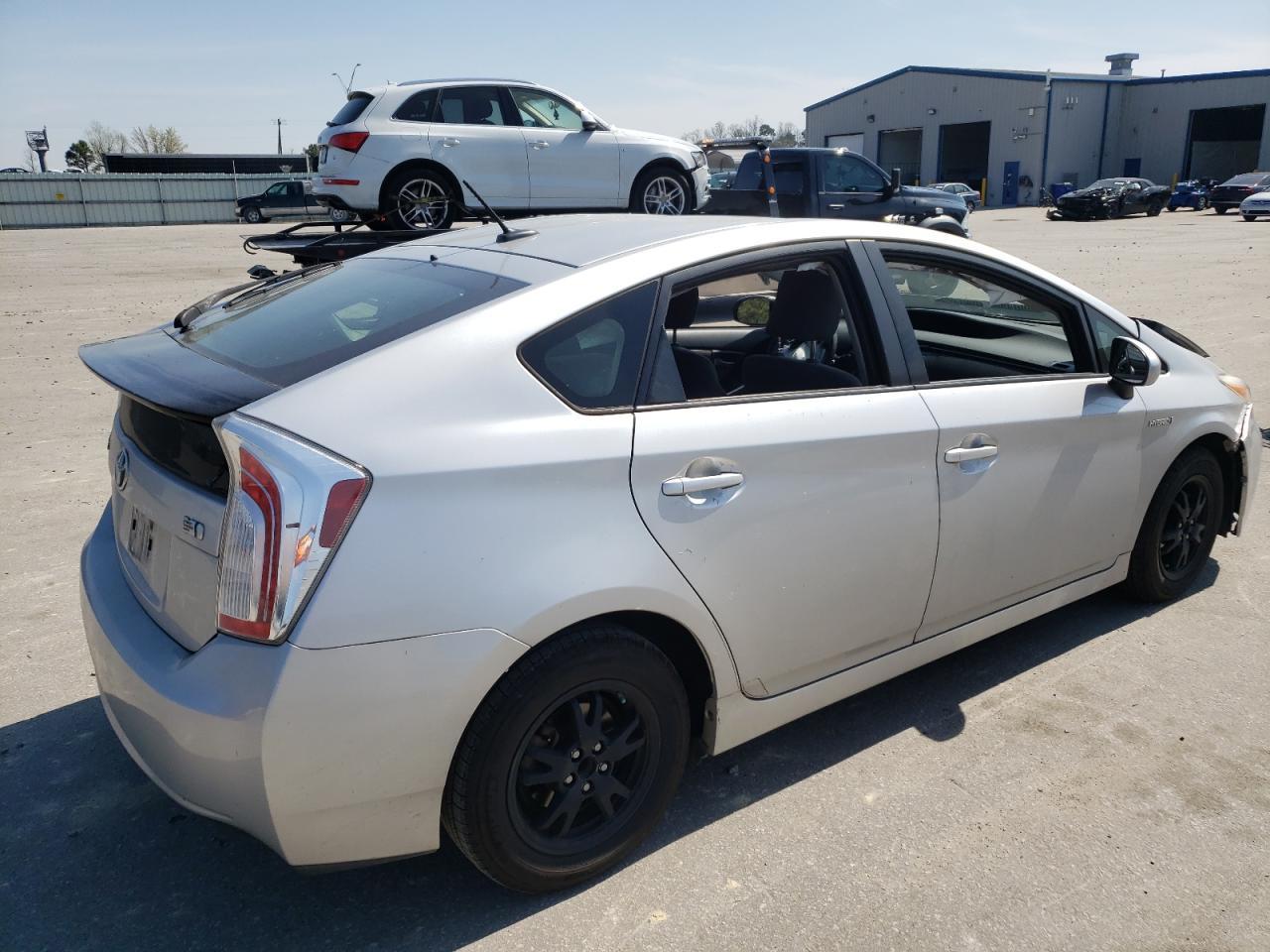 2015 TOYOTA PRIUS - Image 3
