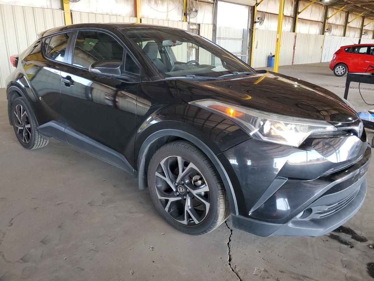 2018 TOYOTA C-HR XLE - Image 4