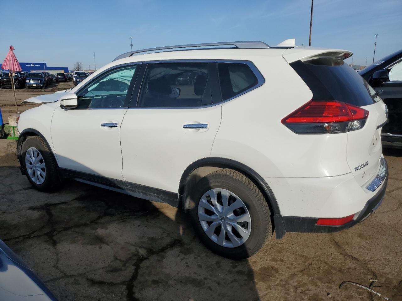 2017 NISSAN ROGUE S - Фото 2