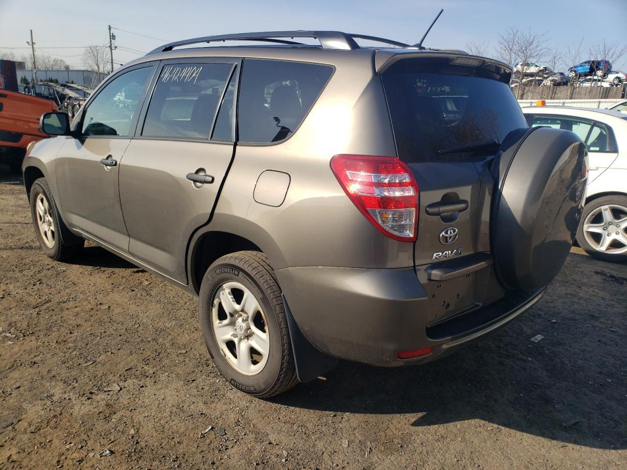 2011 TOYOTA RAV4 - Фото 2