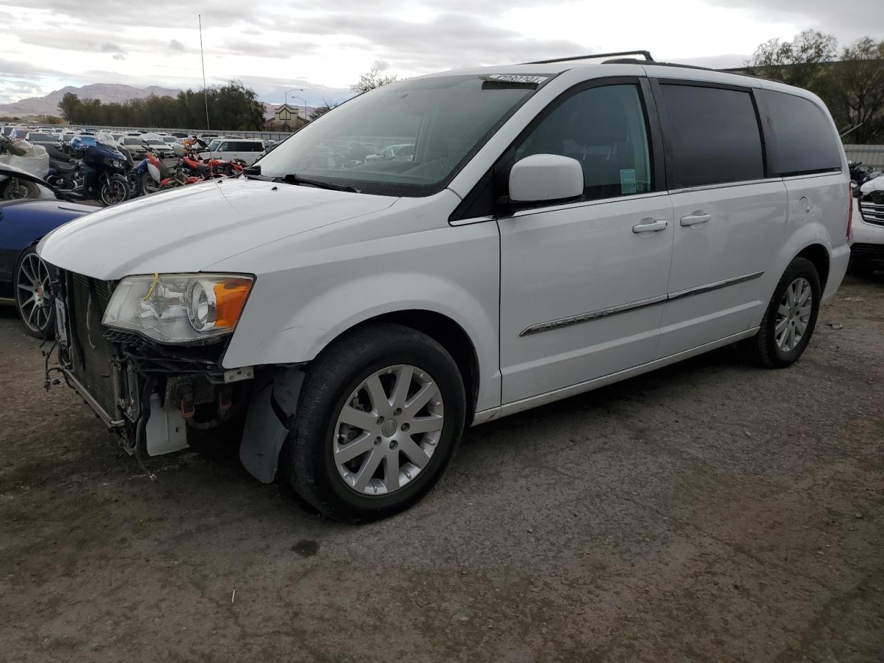 2014 CHRYSLER TOWN & COU