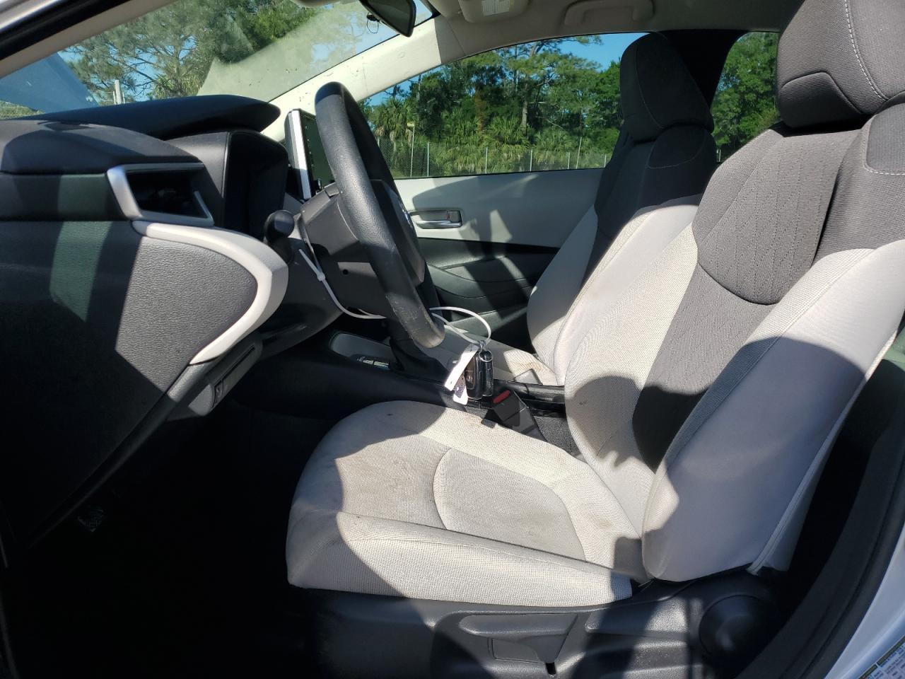 2020 TOYOTA COROLLA LE - Фото 7