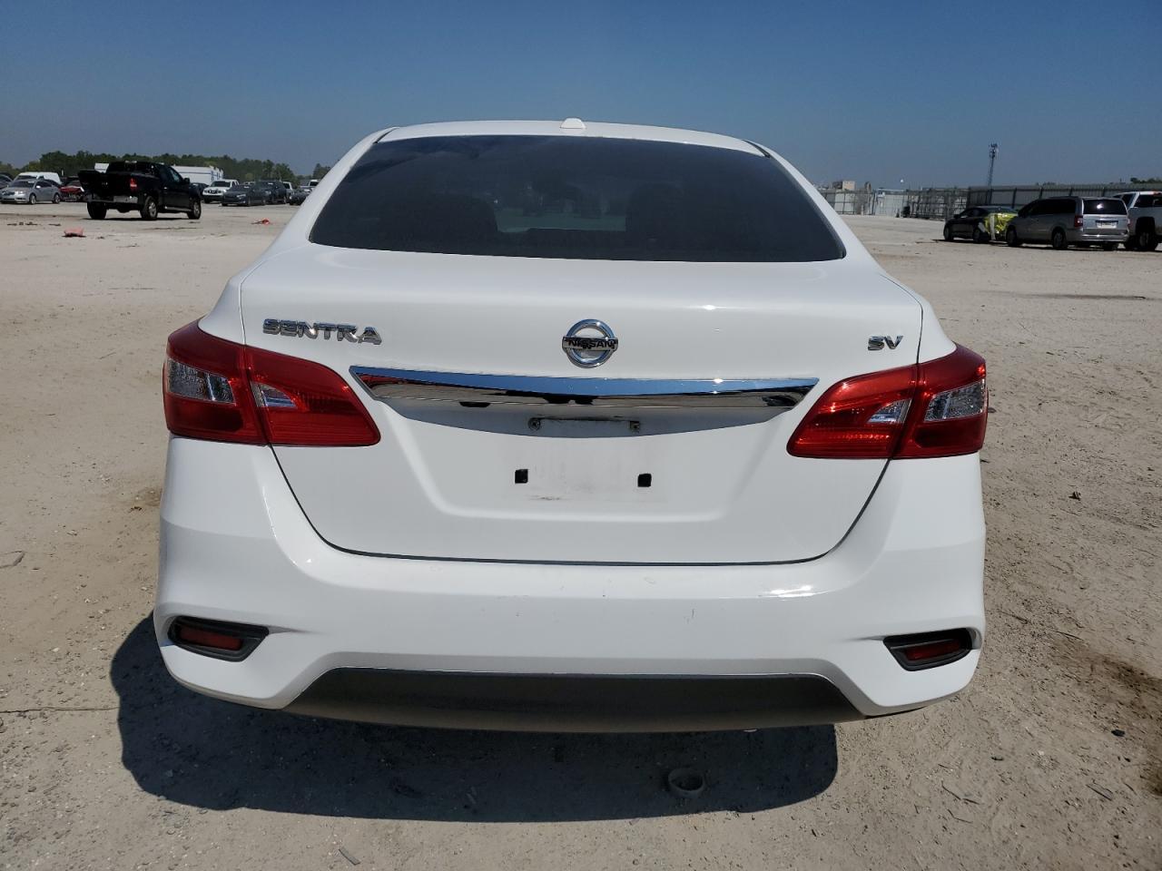 2017 NISSAN SENTRA S - Фото 6