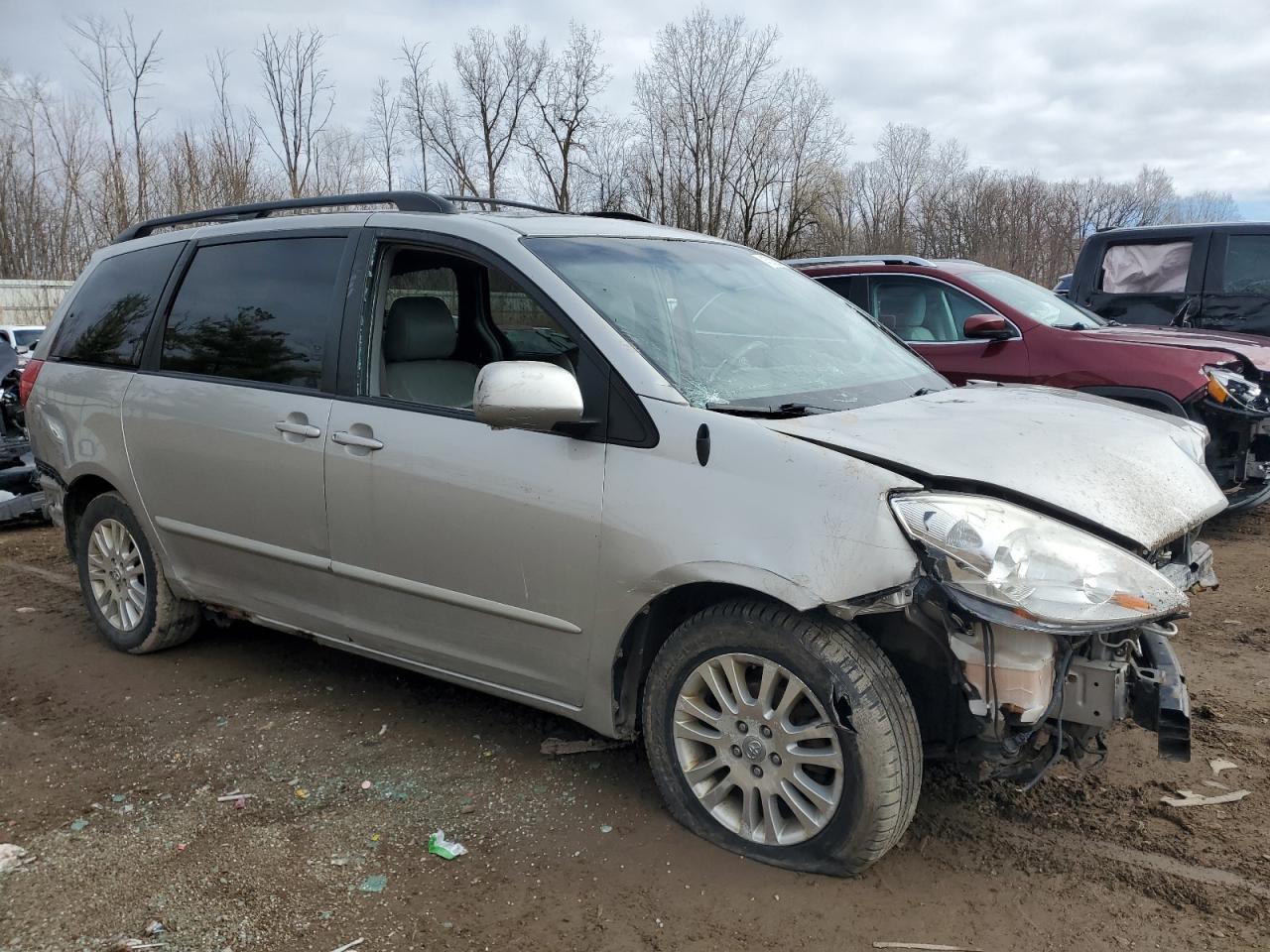 2015 TOYOTA SIENNA XLE - Фото 4