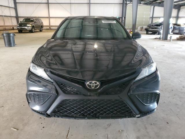 2021 Toyota Camry Se - Фото 5