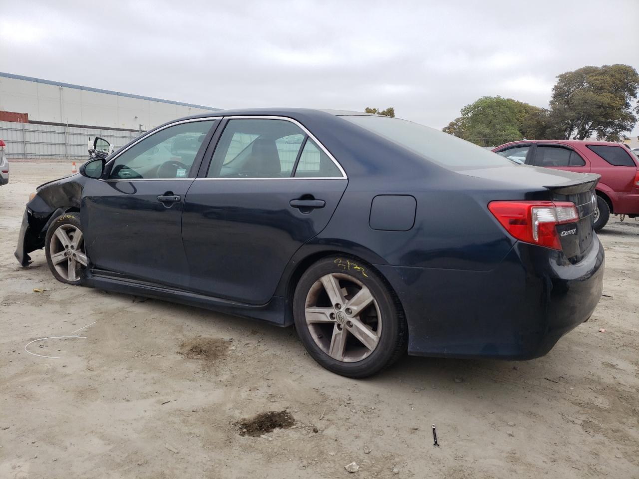2014 TOYOTA CAMRY L - Фото 2