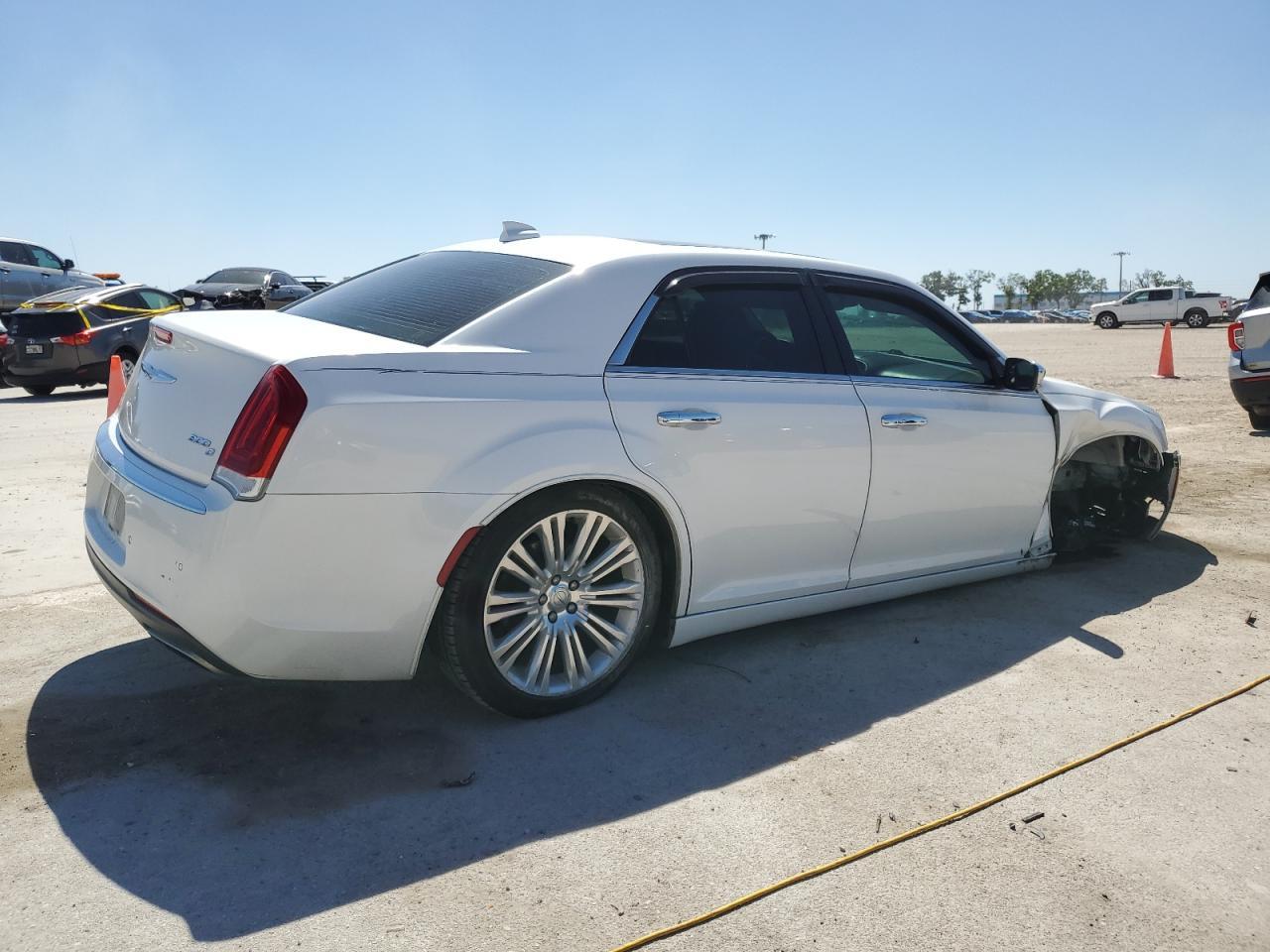 2015 CHRYSLER 300C - Фото 3