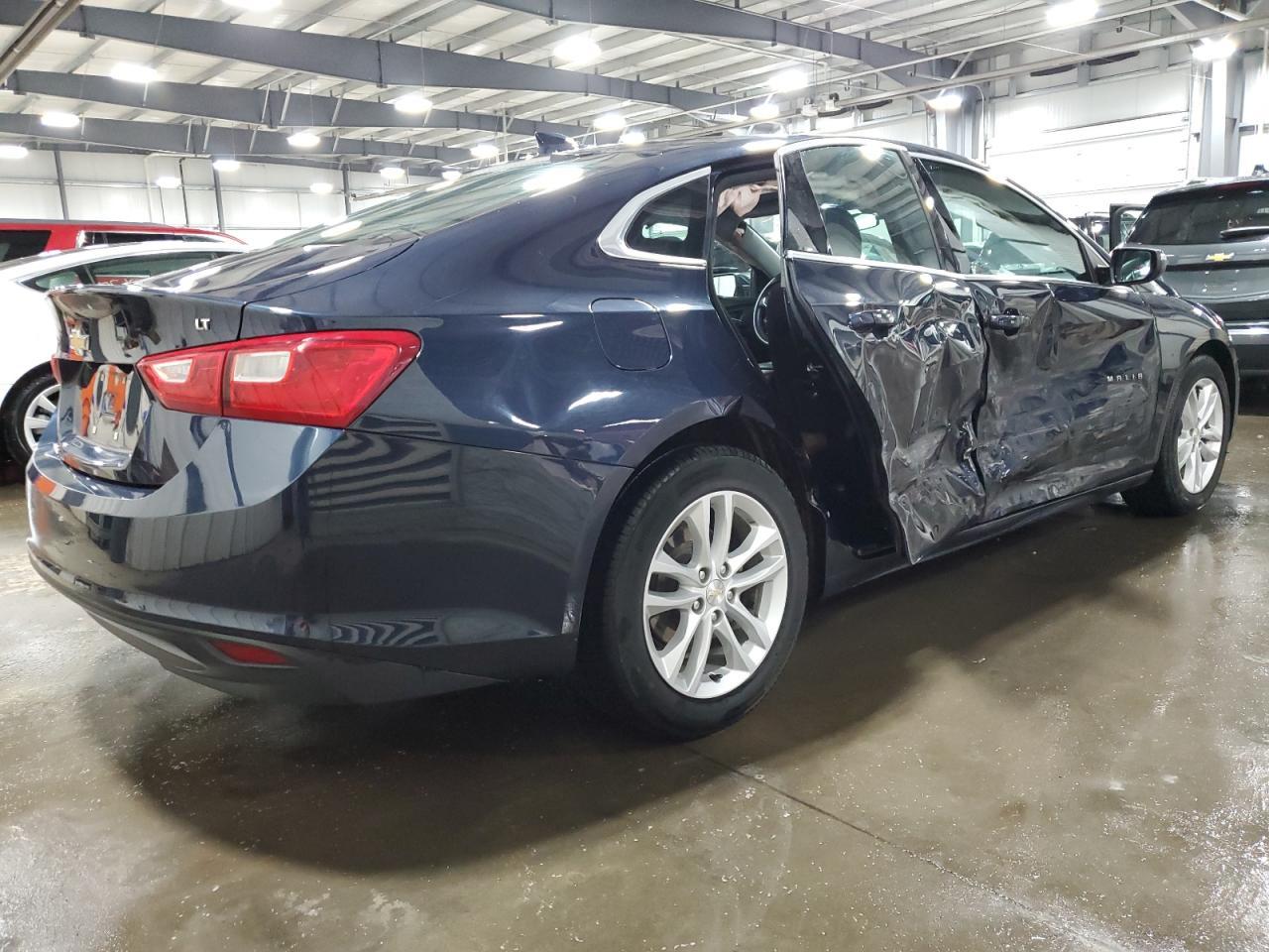 2017 CHEVROLET MALIBU LT - Image 3