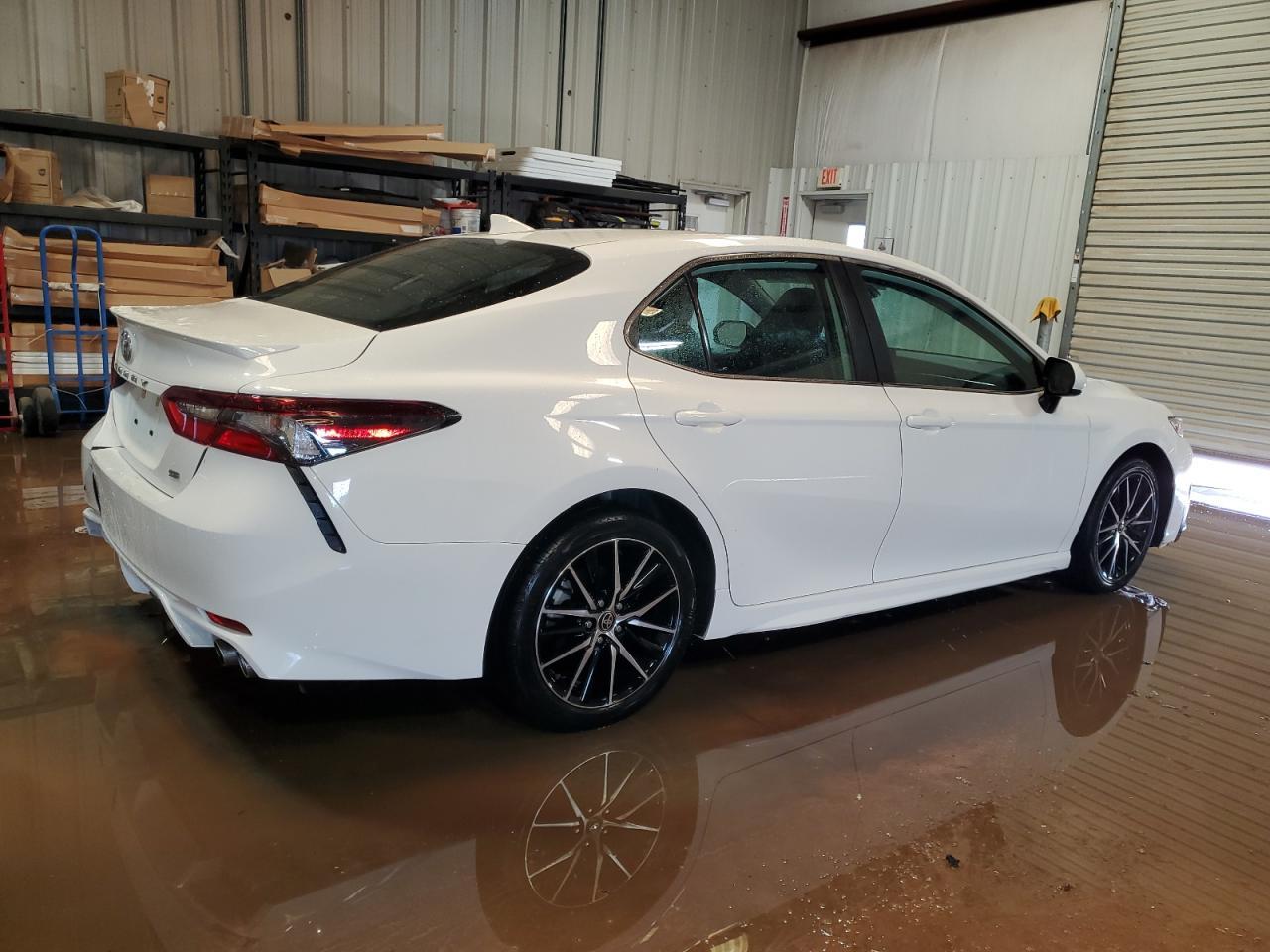 2021 TOYOTA CAMRY SE - Image 3
