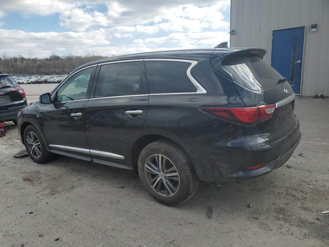 2017 INFINITI QX60 - Image 2