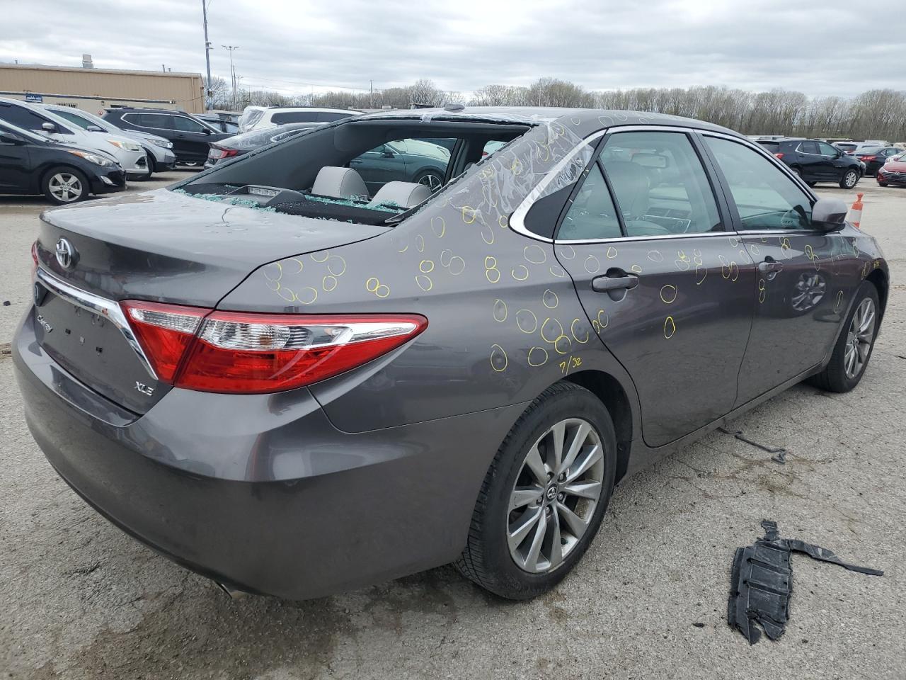 2016 TOYOTA CAMRY LE - Фото 3