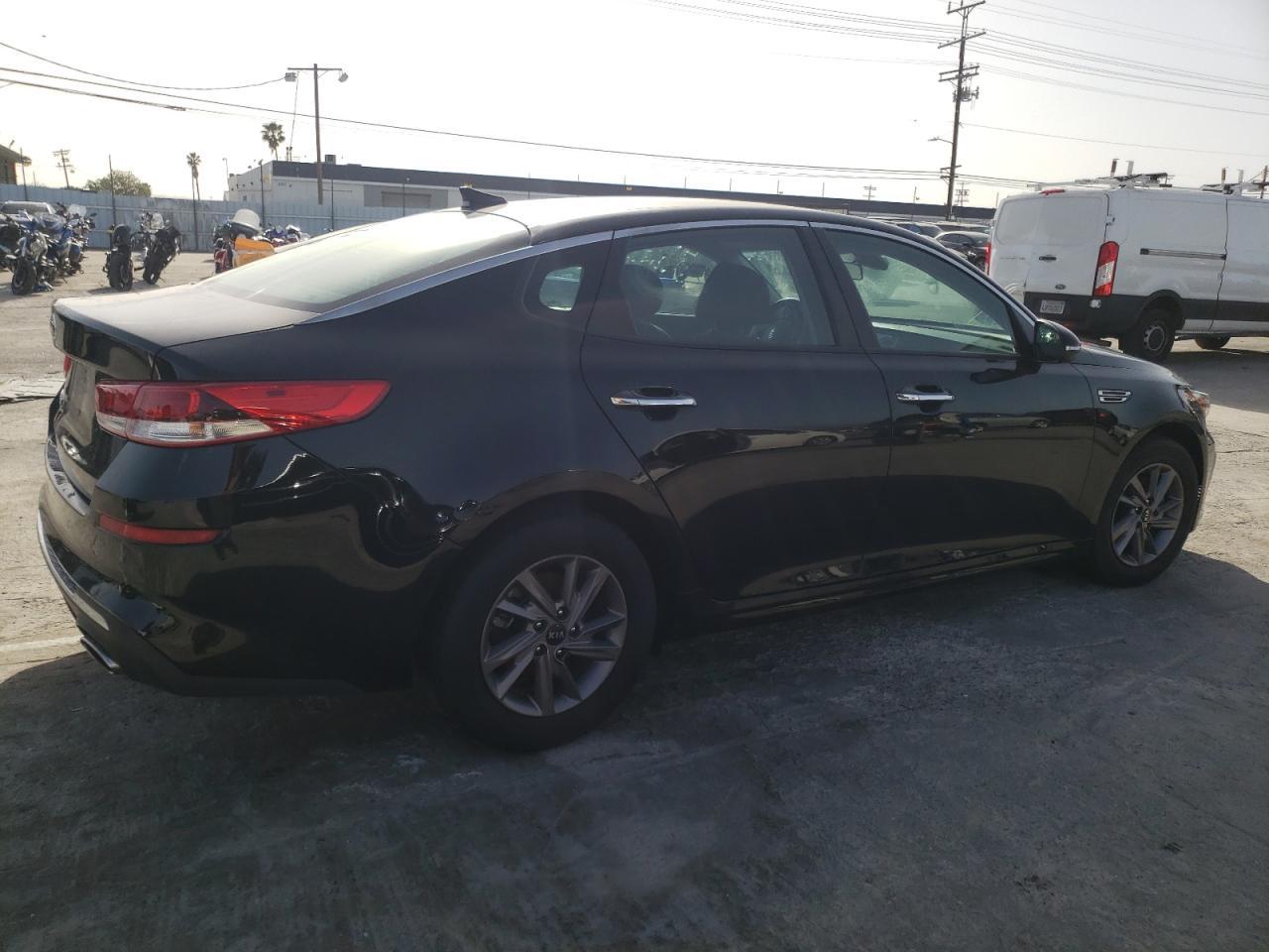 2020 KIA OPTIMA LX - Фото 3