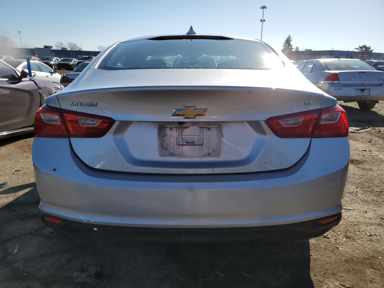 2017 CHEVROLET MALIBU LT - Image 6