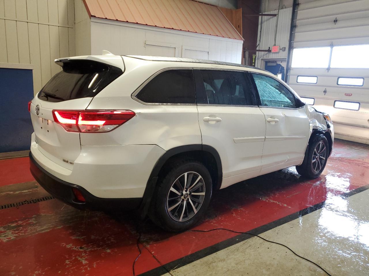 2018 TOYOTA HIGHLANDER - Image 3