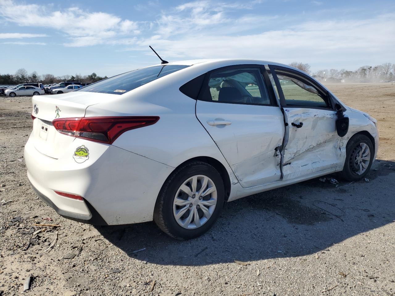 2021 HYUNDAI ACCENT SE - Фото 3