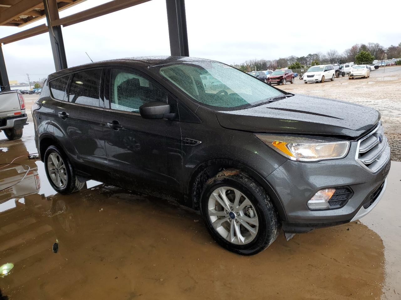 2017 FORD ESCAPE SE - Image 4