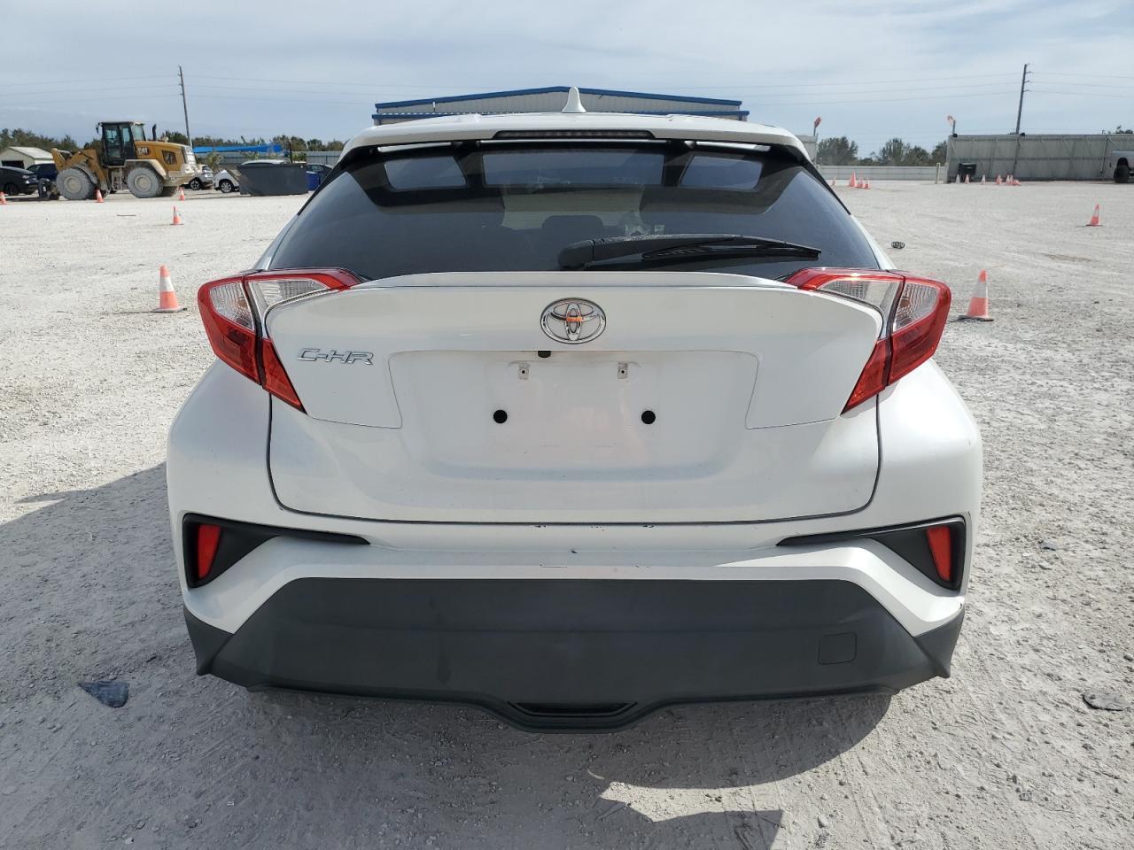 2019 TOYOTA C-HR XLE - Image 6