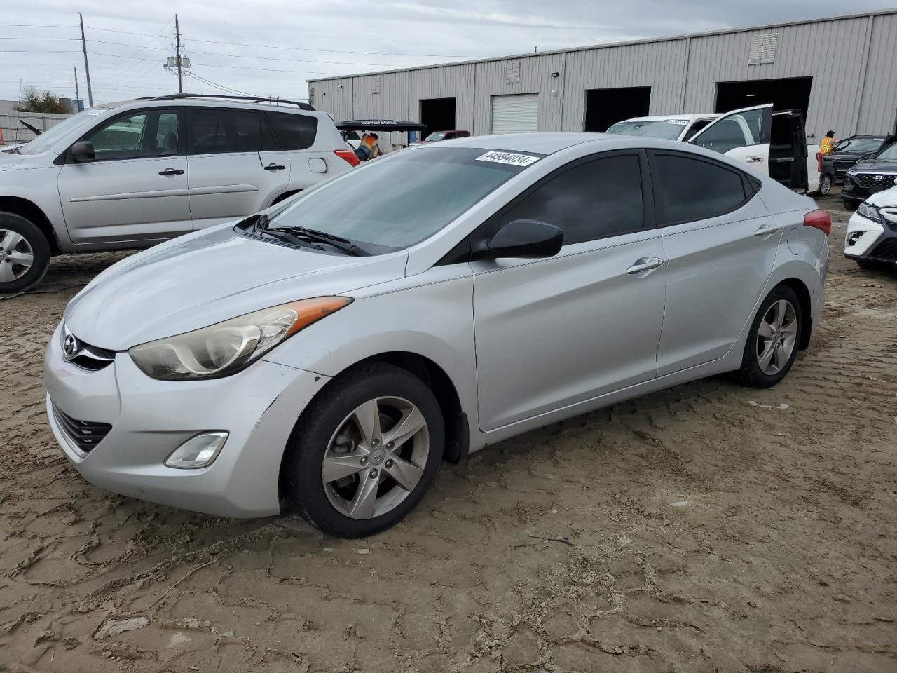 2013 HYUNDAI ELANTRA GL