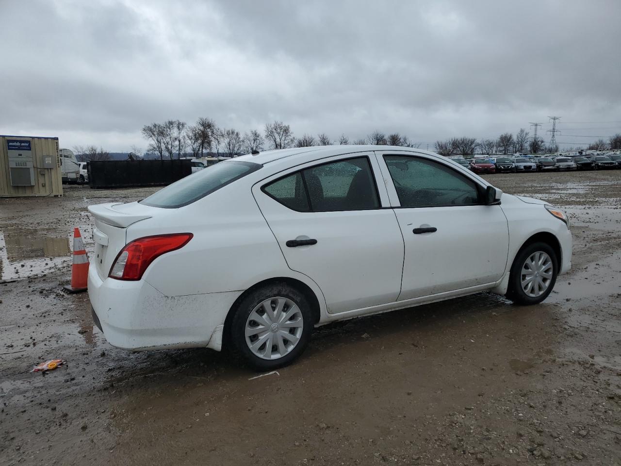 2016 NISSAN VERSA S - Фото 3