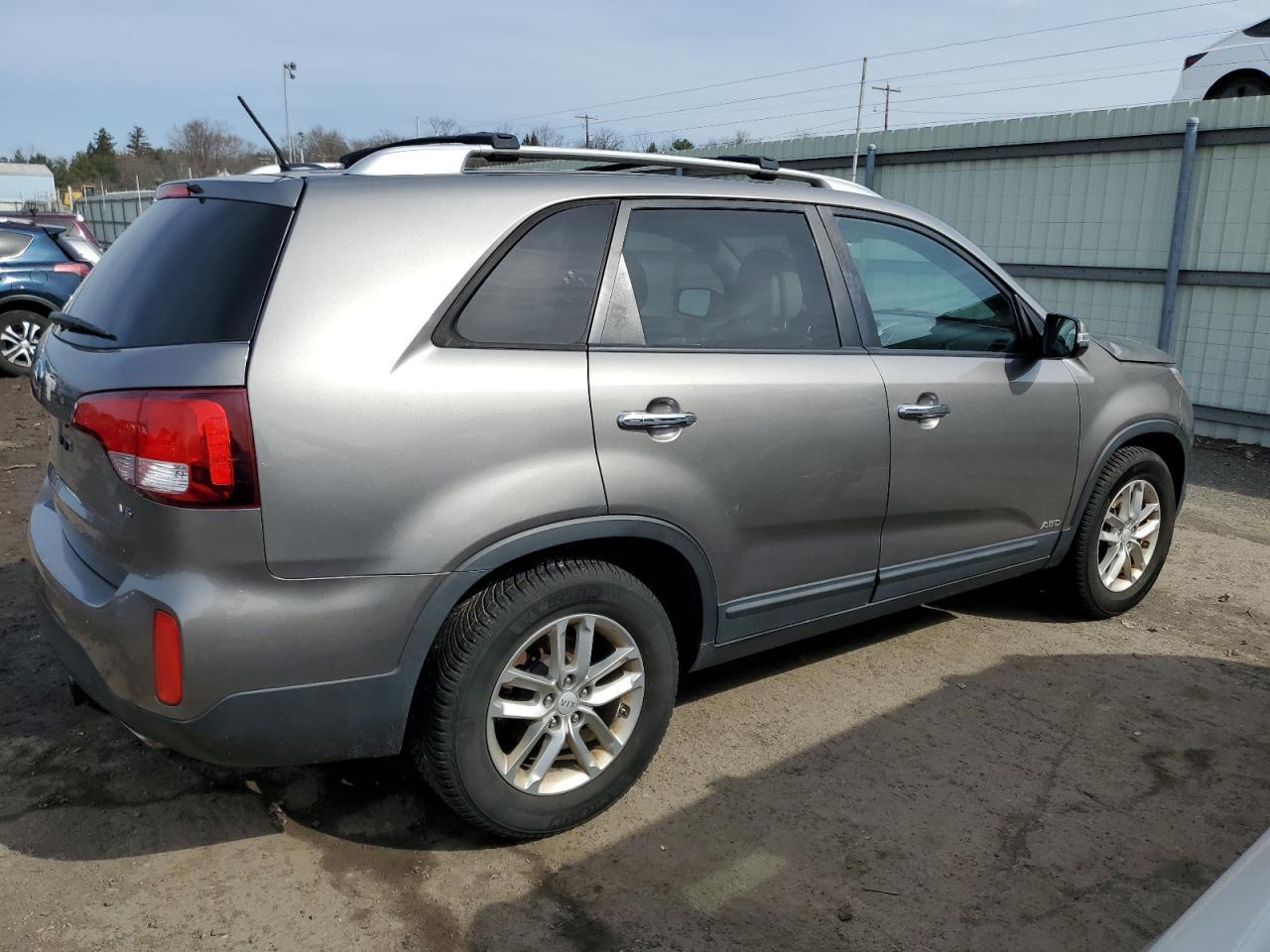 2015 KIA SORENTO LX - Image 3