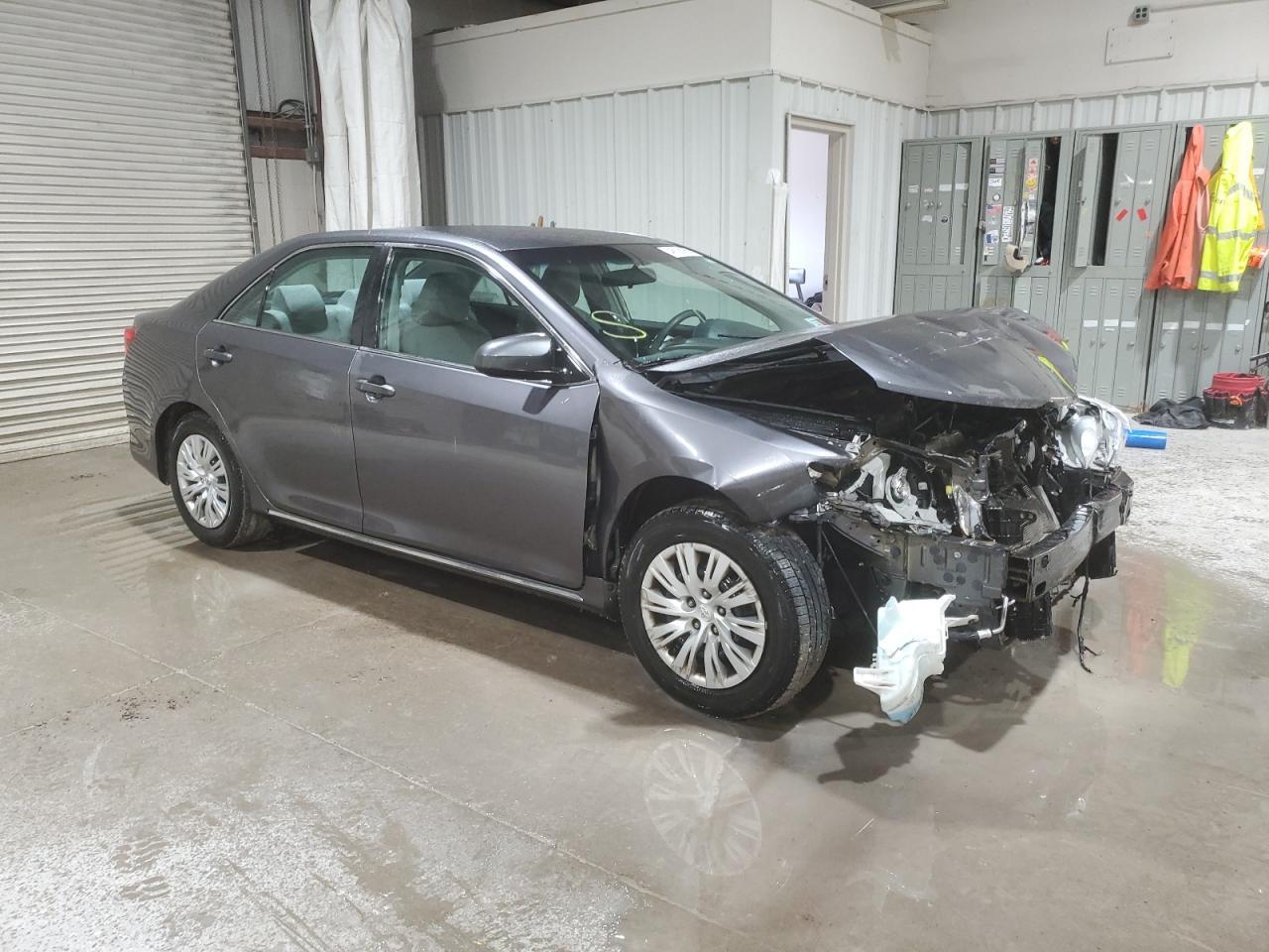 2014 TOYOTA CAMRY L - Image 4